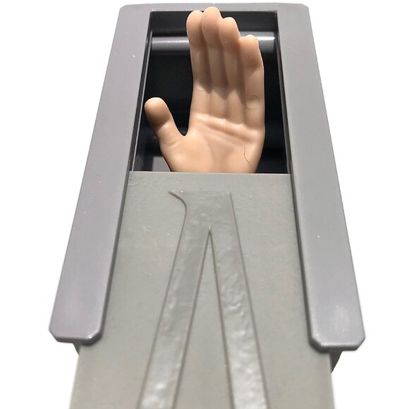 🦋 The Addams Family THING Burger King toy 2019 hand coffin Thing T. Thing Adams - Picture 2 of 16